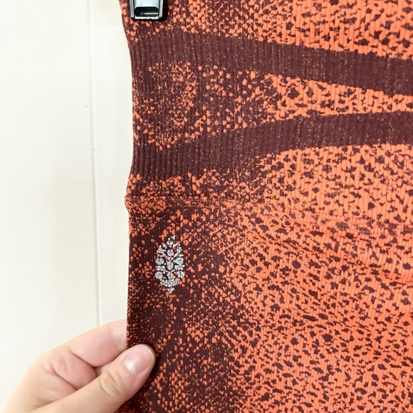 Free People Movement pink patterned cropped leggings size XS - Picture 3 of 4